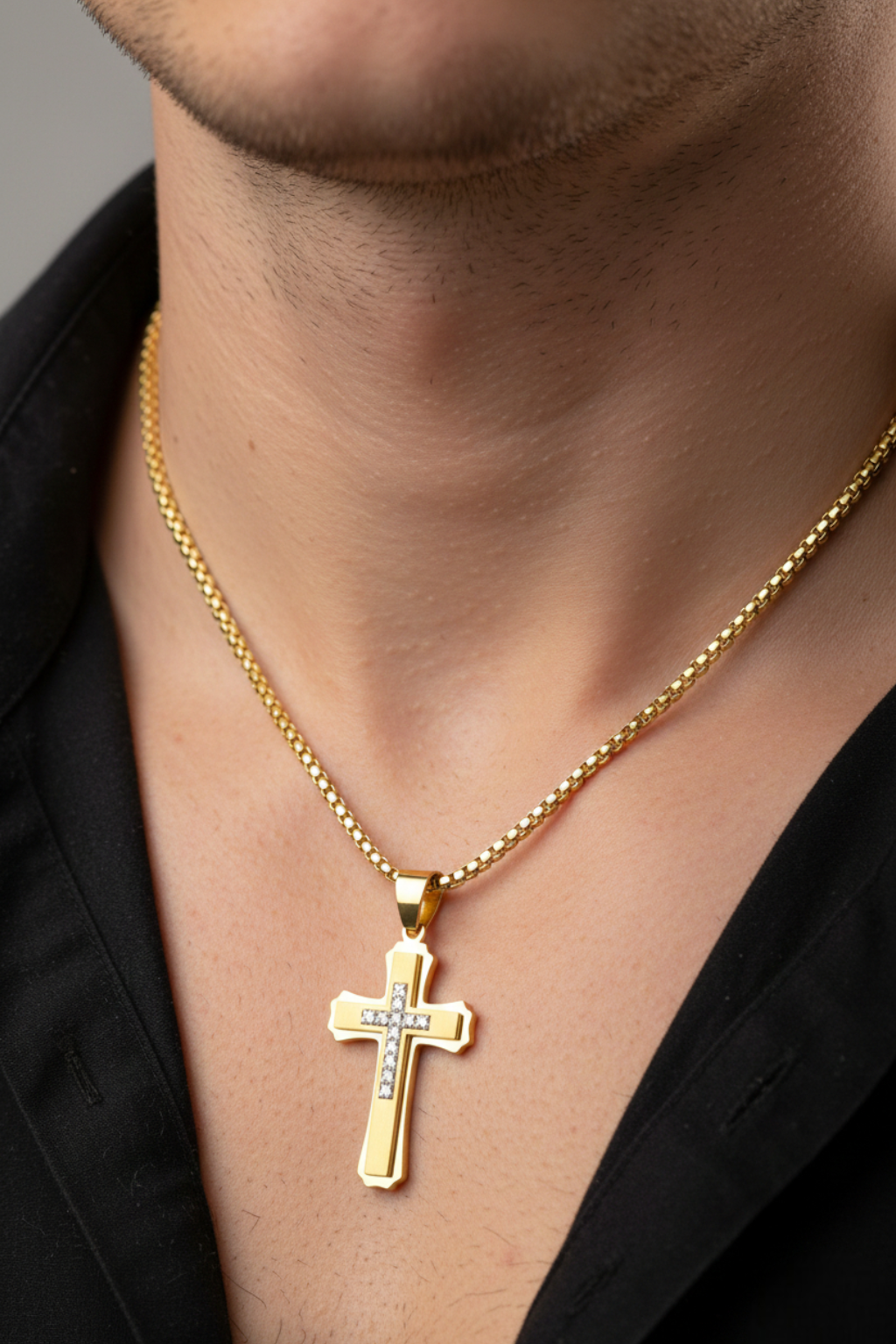 Collar cruz hombre<br> Cruz Diamante Oro