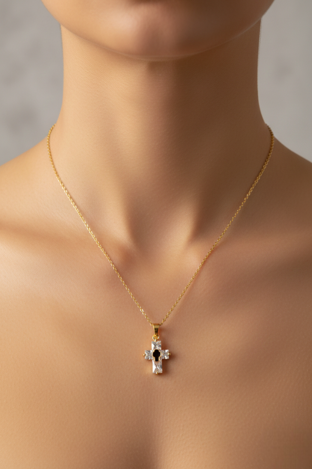 Collier Croix Femme - Classique
