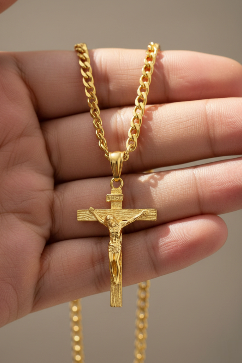 Collier Jésus  INRI Croix
