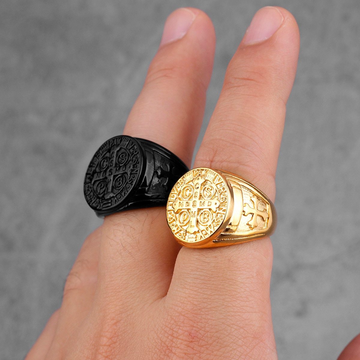 Bague Médaille<br> Saint Benoit Doré-Boutique Chrétienne